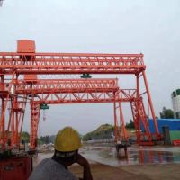 珠?；荛T式起重機施工現(xiàn)場