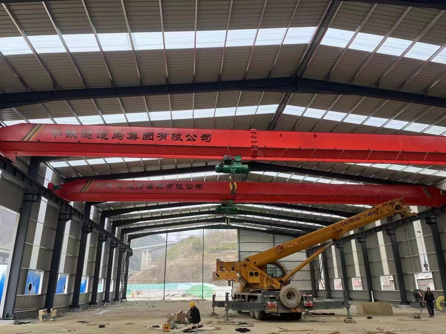 廣州起重機廠家-10噸起重機安裝